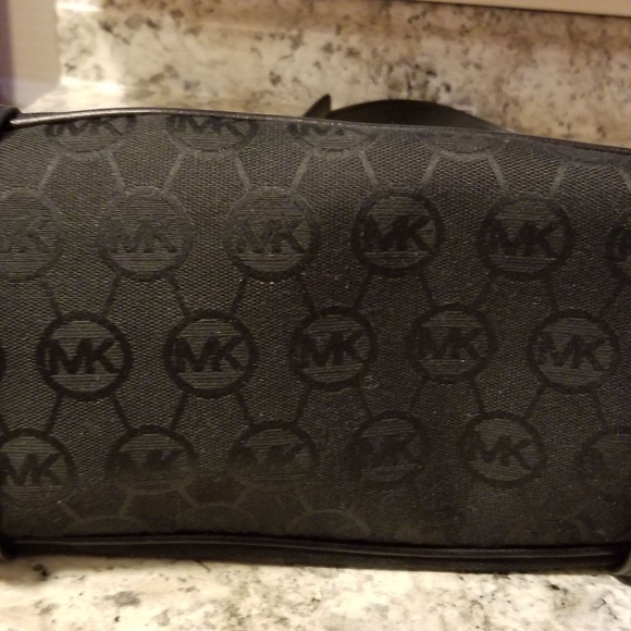 Michael Kors Handbag - Picture 2 of 6